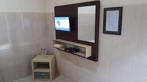 Ambulu Hotel Lojejer Bagian luar foto